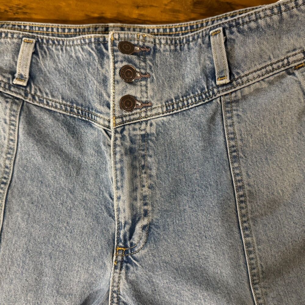 Abercrombie & Fitch Ultra High Rise Light Wash Stretch Mom Denim Jeans Size 14